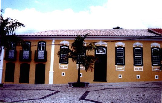 Fachada Principal da Casa Anísio Teixeira - Caeité/BA